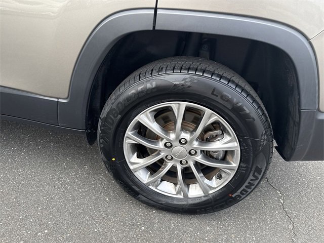 Used 2021 Jeep Cherokee Latitude Lux w/ Comfort/Convenience Group image 32