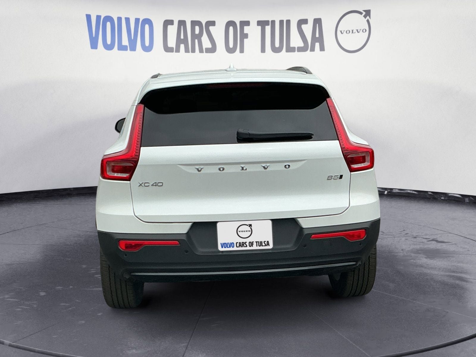 New 2026 Volvo XC40 B5 Plus w/ Protection Package Premier AWD/4WD image 4