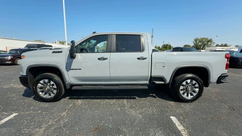 Used 2025 Chevrolet Silverado 2500 Custom w/ Custom Value Package AWD/4WD image 5