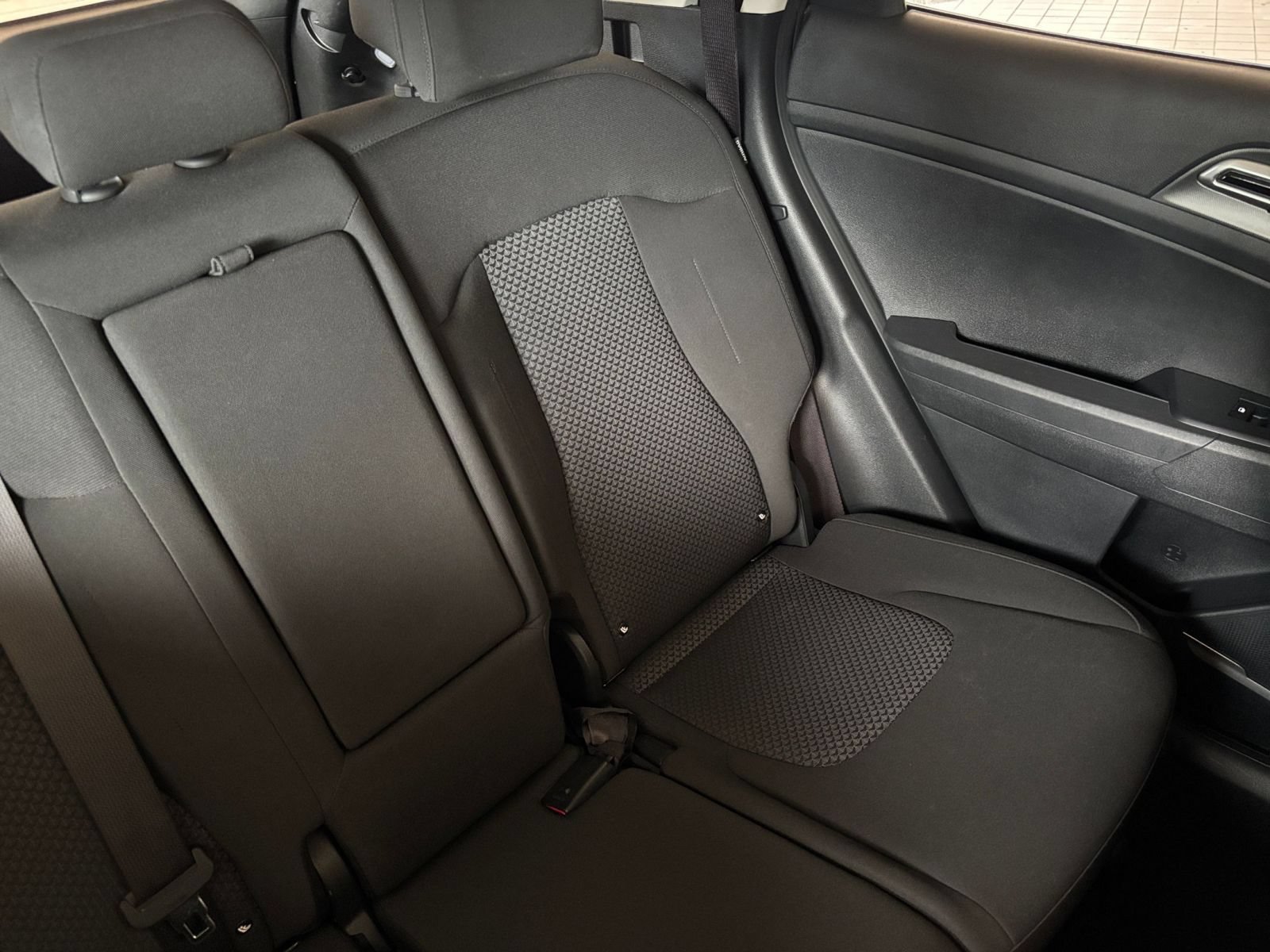 Used 2026 Kia Sportage LX FWD image 36