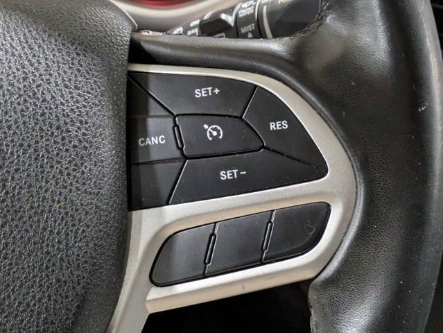 Used 2018 Jeep Cherokee Latitude Plus w/ Comfort/Convenience Group FWD image 28