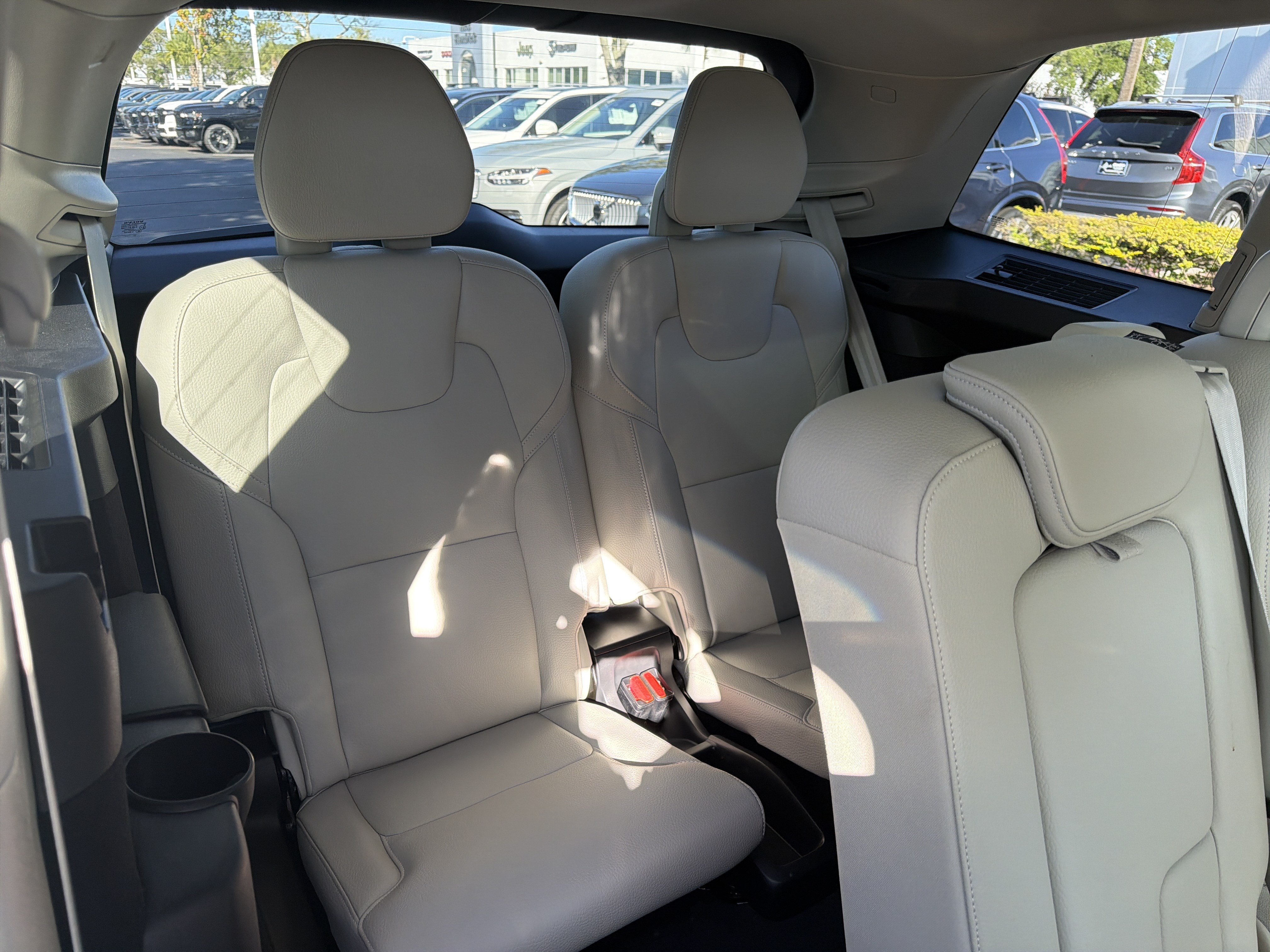 Certified 2025 Volvo XC90 B5 Core w/ Protection Package AWD/4WD image 34