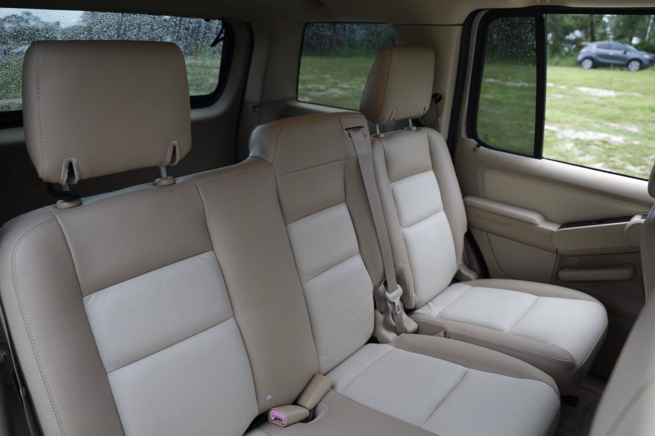 Used 2006 Ford Explorer XLT RWD image 14