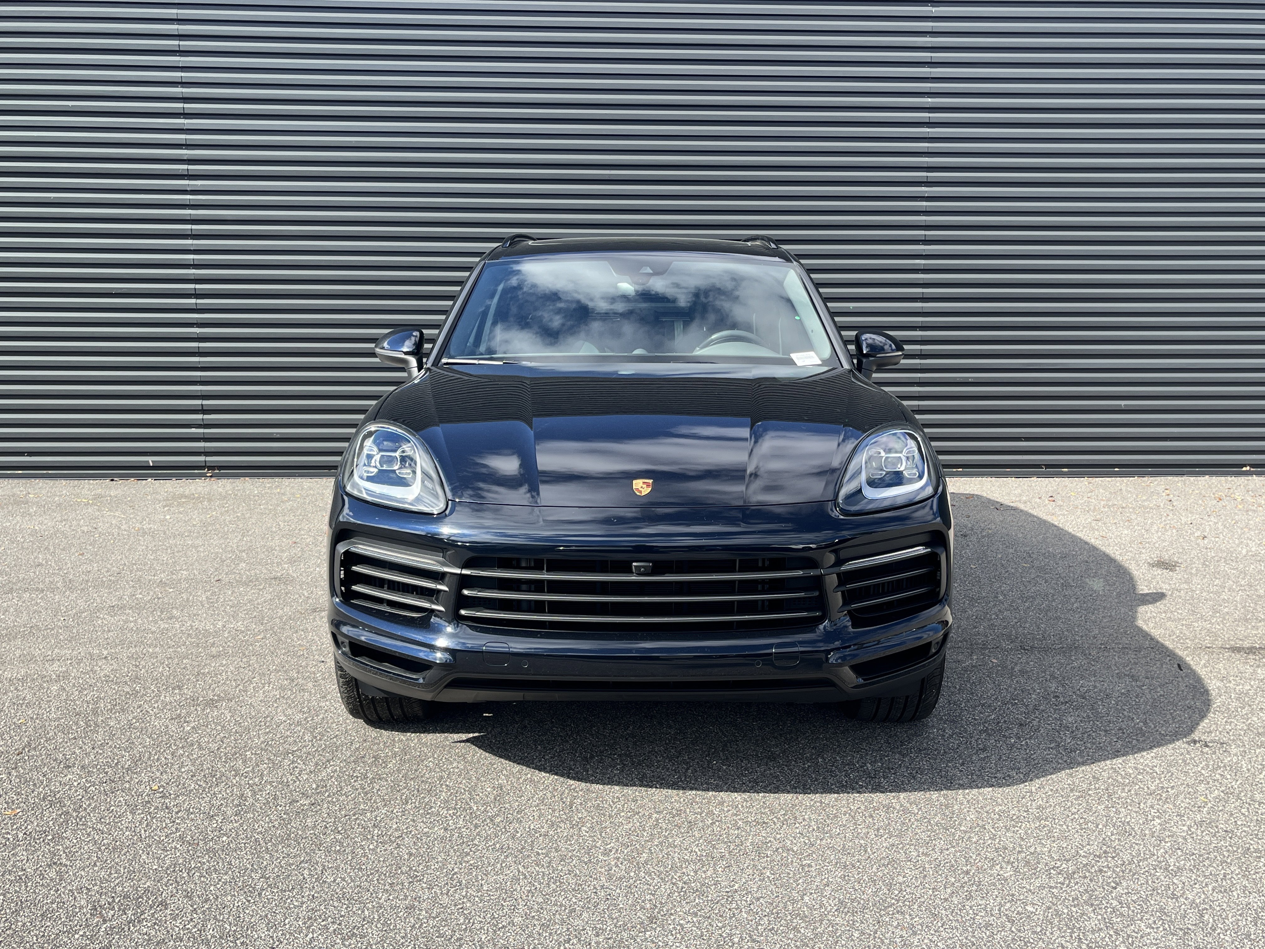 Certified 2022 Porsche Cayenne Platinum Edition image 6