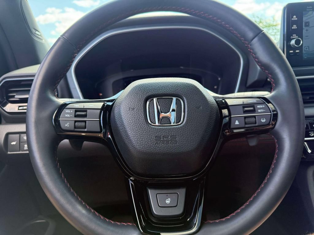 Used 2025 Honda Pilot Black Edition image 24