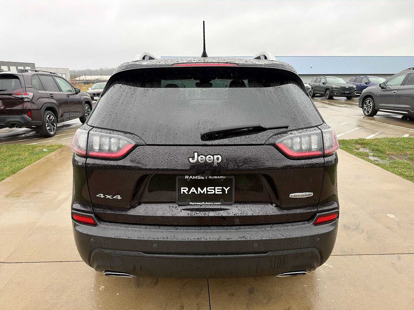Used 2021 Jeep Cherokee Latitude Lux AWD/4WD image 5