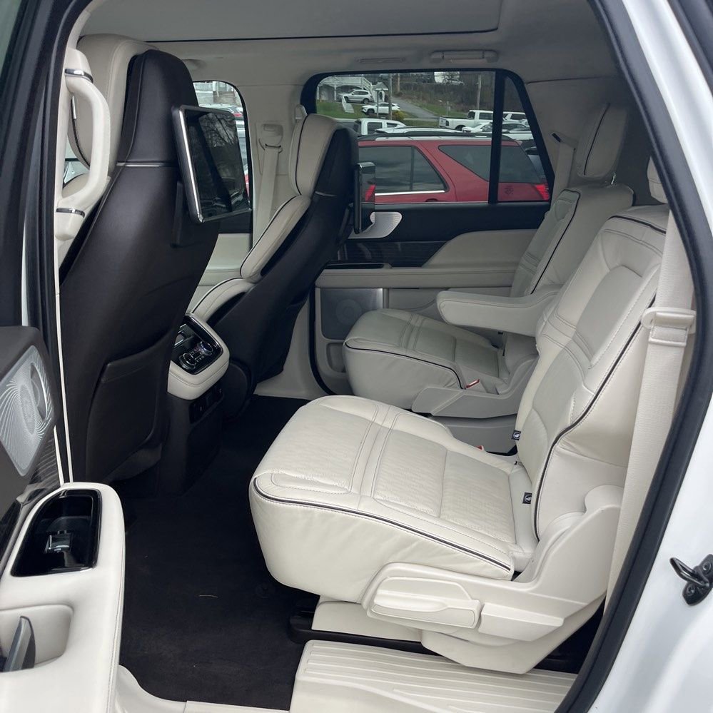 Used 2021 Lincoln Navigator L Black Label image 13
