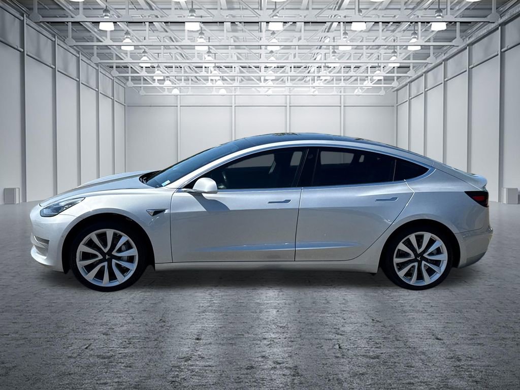 Used 2018 Tesla Model 3 image 4