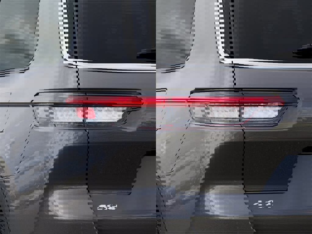 New 2025 Jeep Grand Cherokee L Limited image 9