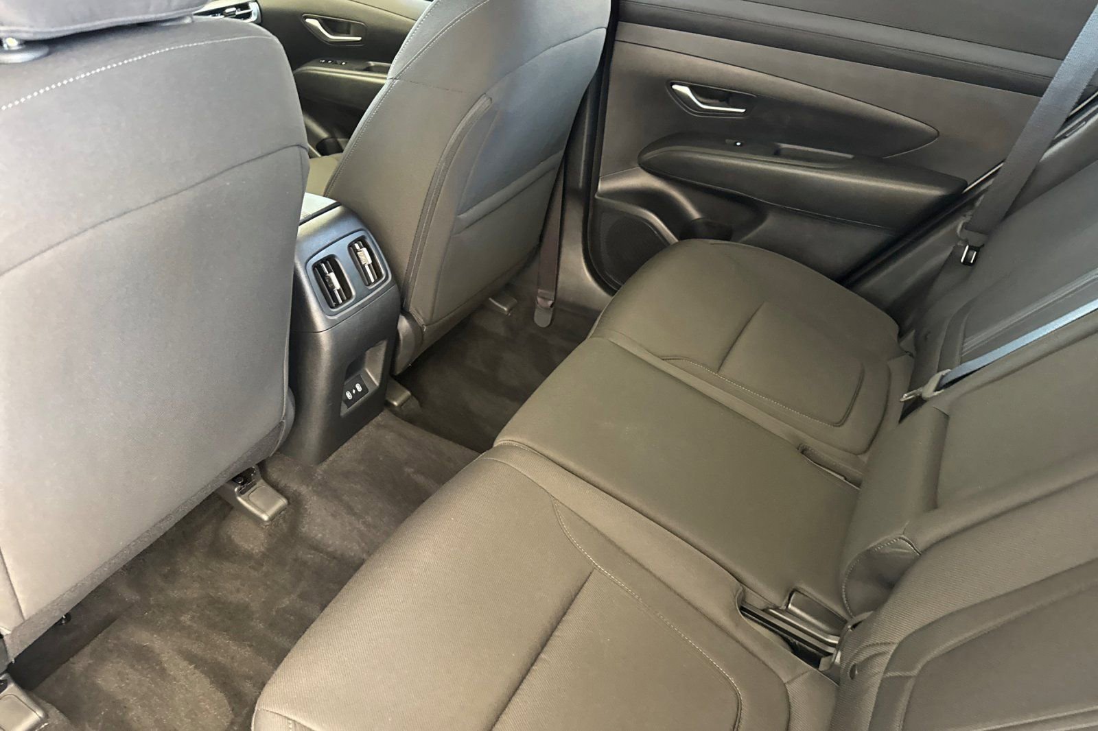 Used 2025 Hyundai Tucson SEL FWD image 13