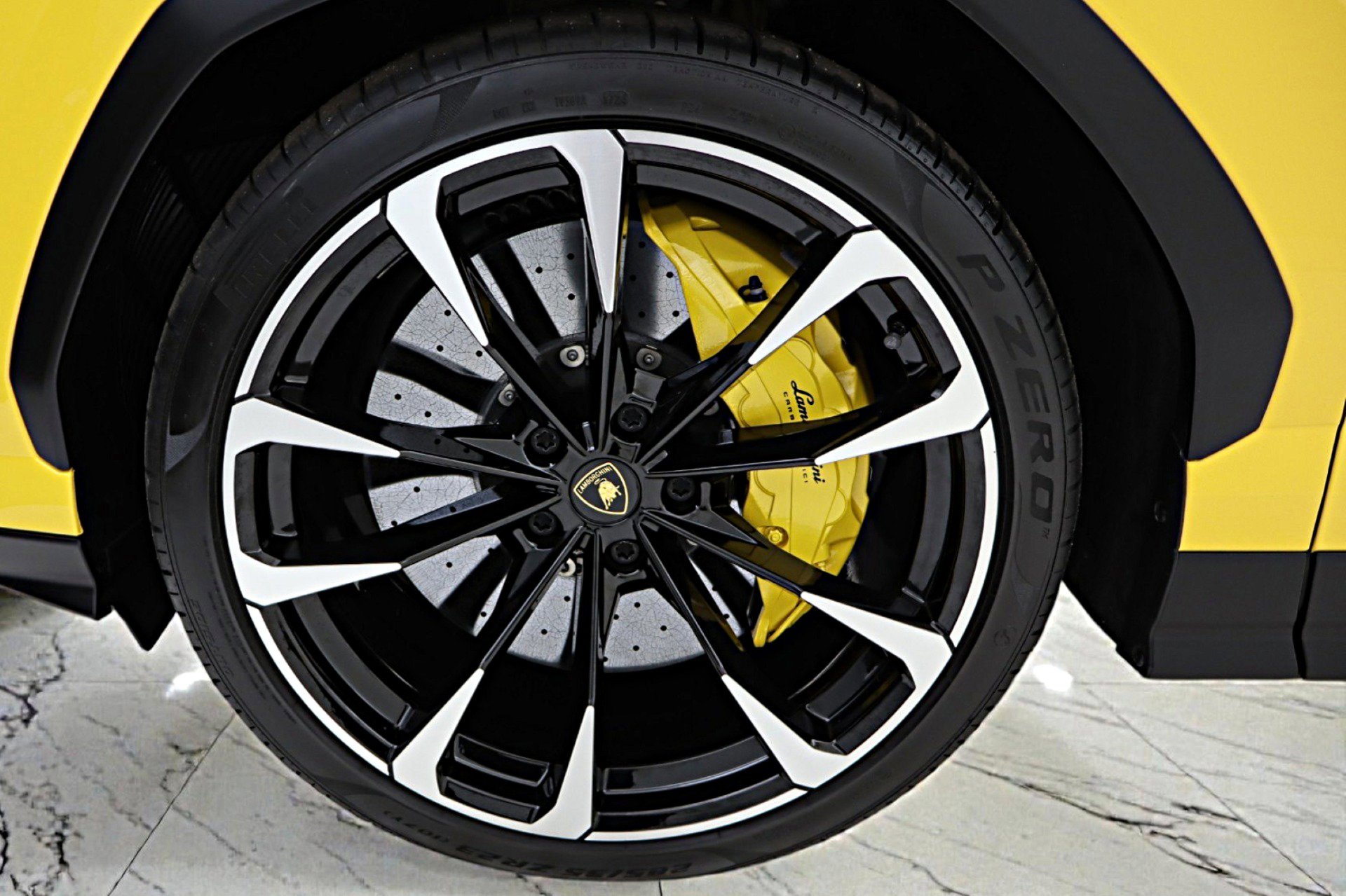 Used 2022 Lamborghini Urus image 54