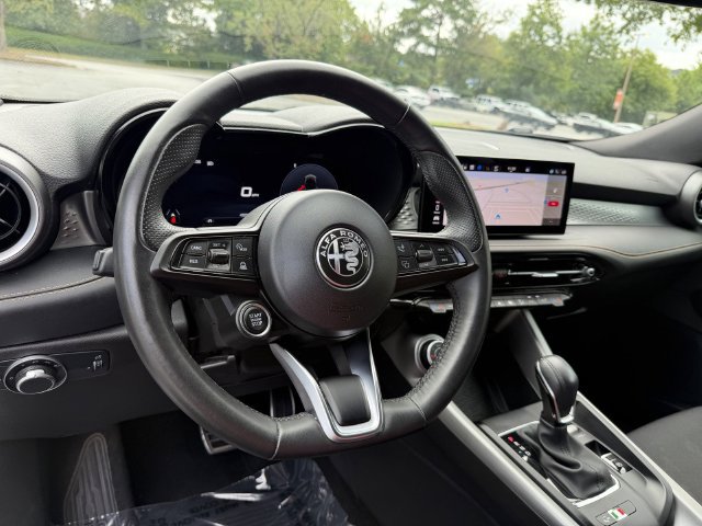 Used 2025 Alfa Romeo Tonale AWD/4WD image 15
