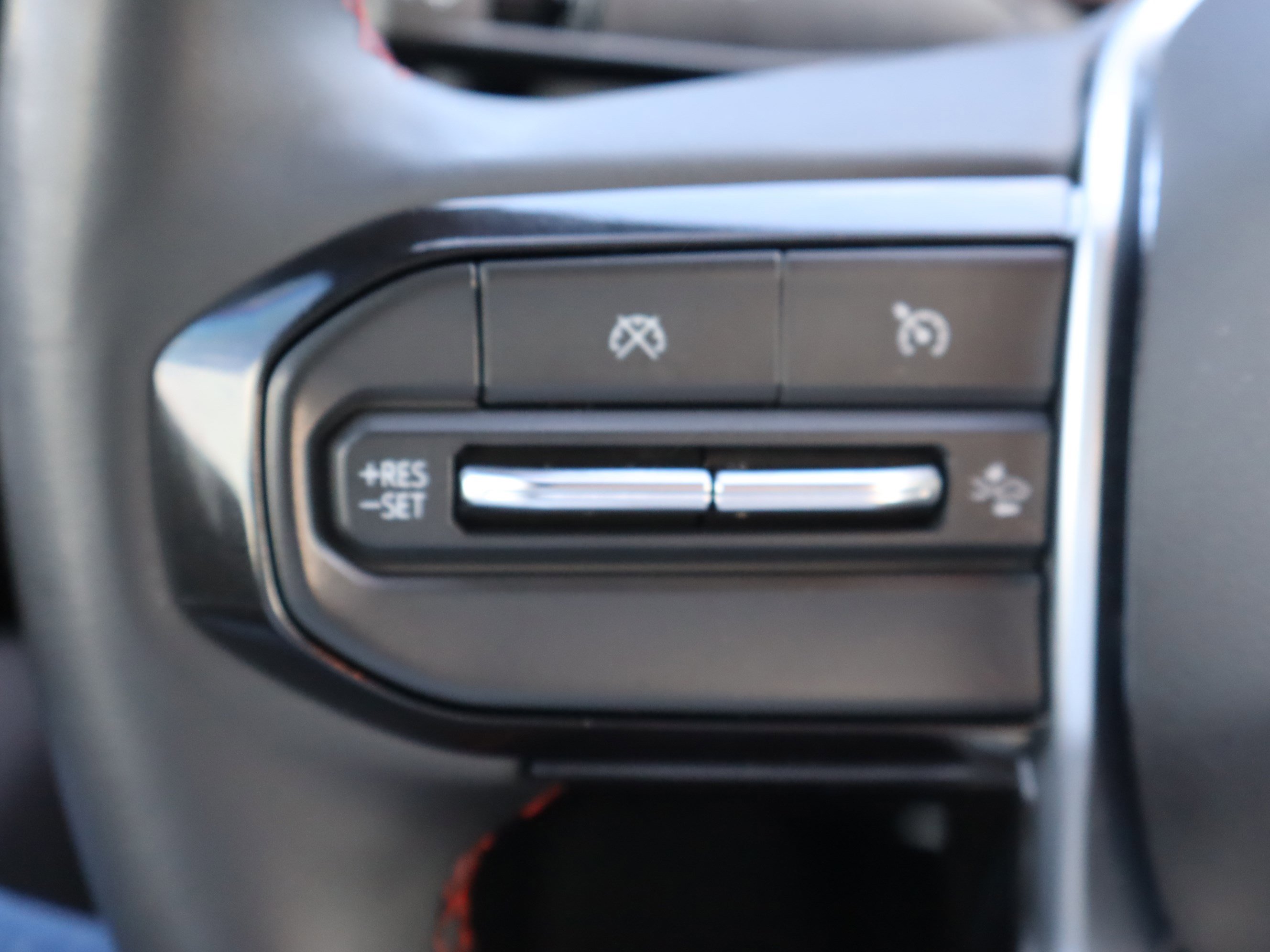 Certified 2025 Chevrolet Colorado Z71 w/ Midnight Edition image 22