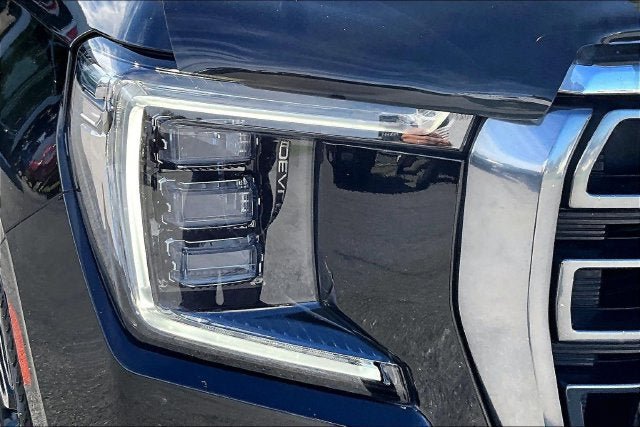Used 2021 GMC Yukon AT4 w/ AT4 Premium Package AWD/4WD image 30
