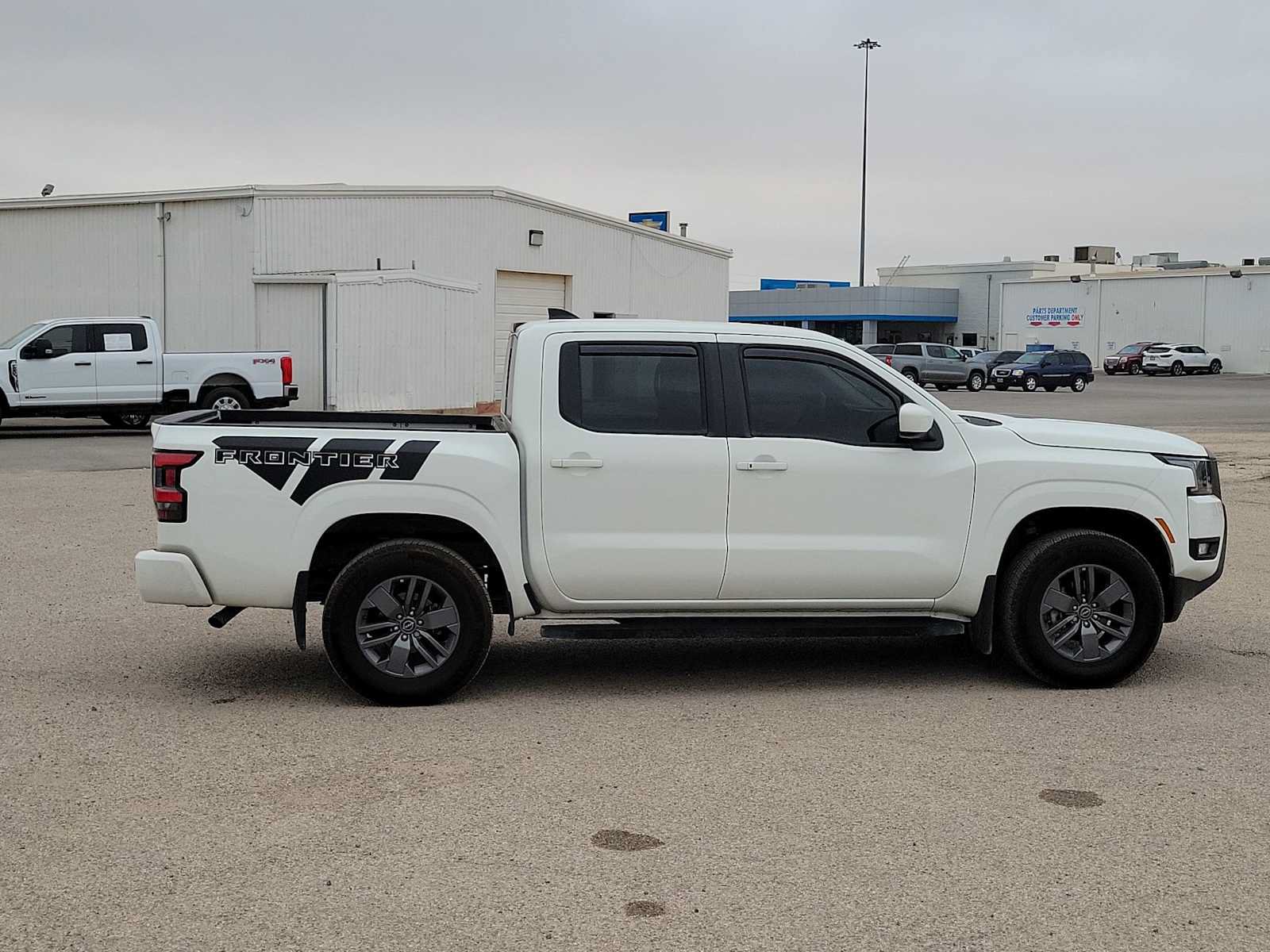 Used 2025 Nissan Frontier SV w/ SV Convenience Package AWD/4WD image 9
