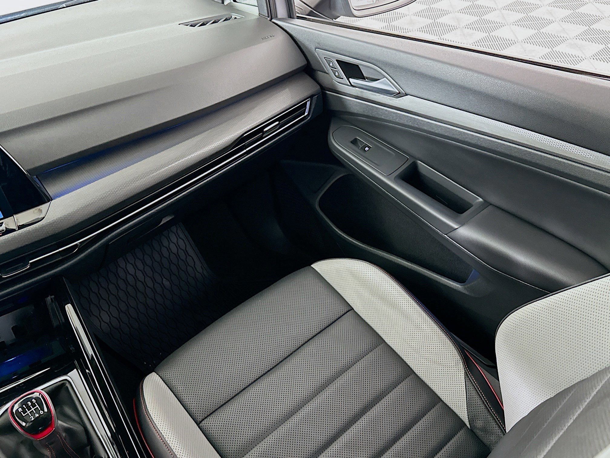 Used 2024 Volkswagen GTI SE w/ SE Leather Seats Package image 22