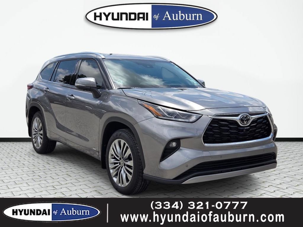 Used 2026 Toyota Highlander Platinum AWD/4WD image 1