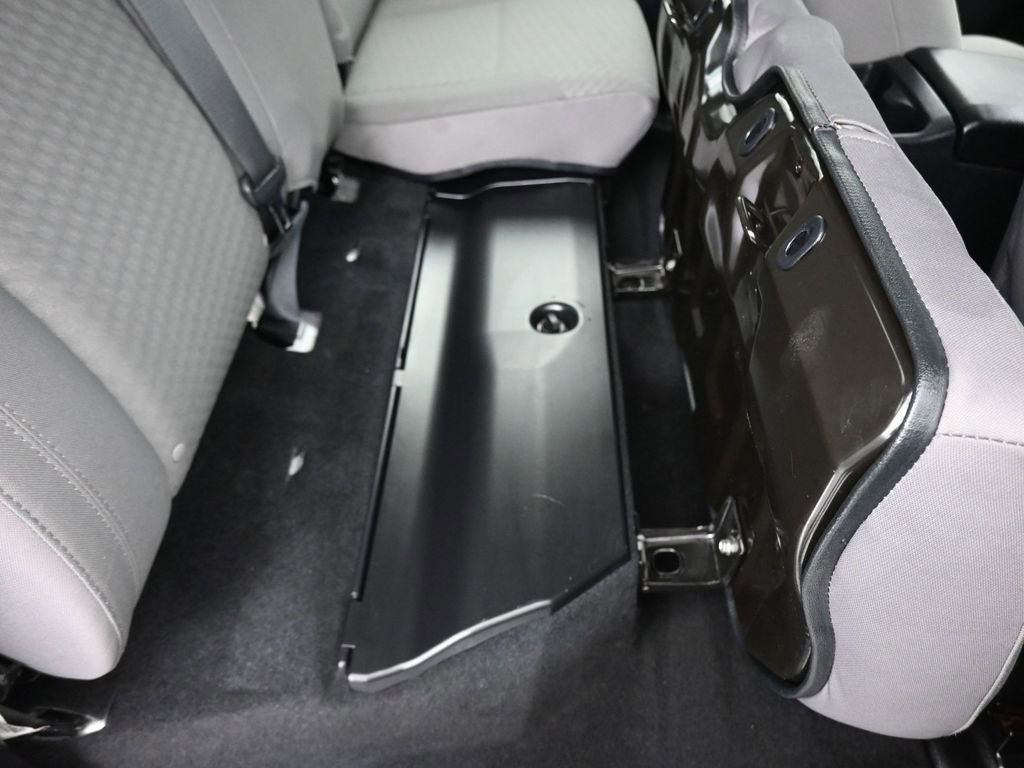 Used 2020 Toyota Tacoma SR w/ SR Convenience Package RWD image 41