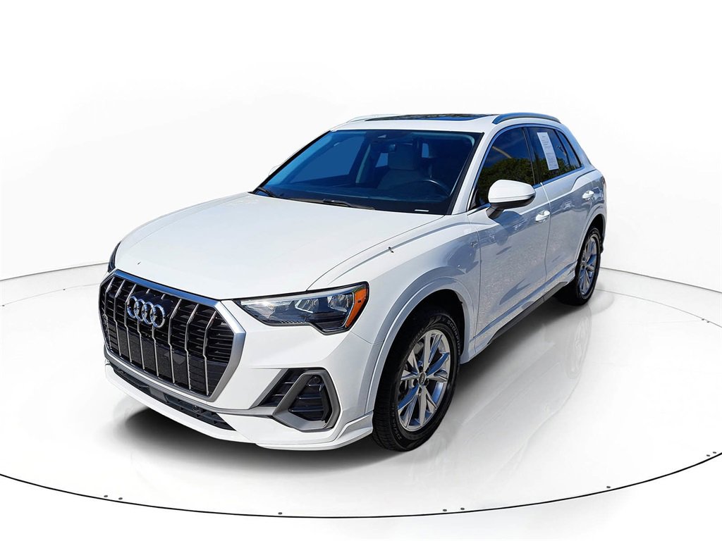 Certified 2021 Audi Q3 2.0T Premium w/ Convenience Package image 2