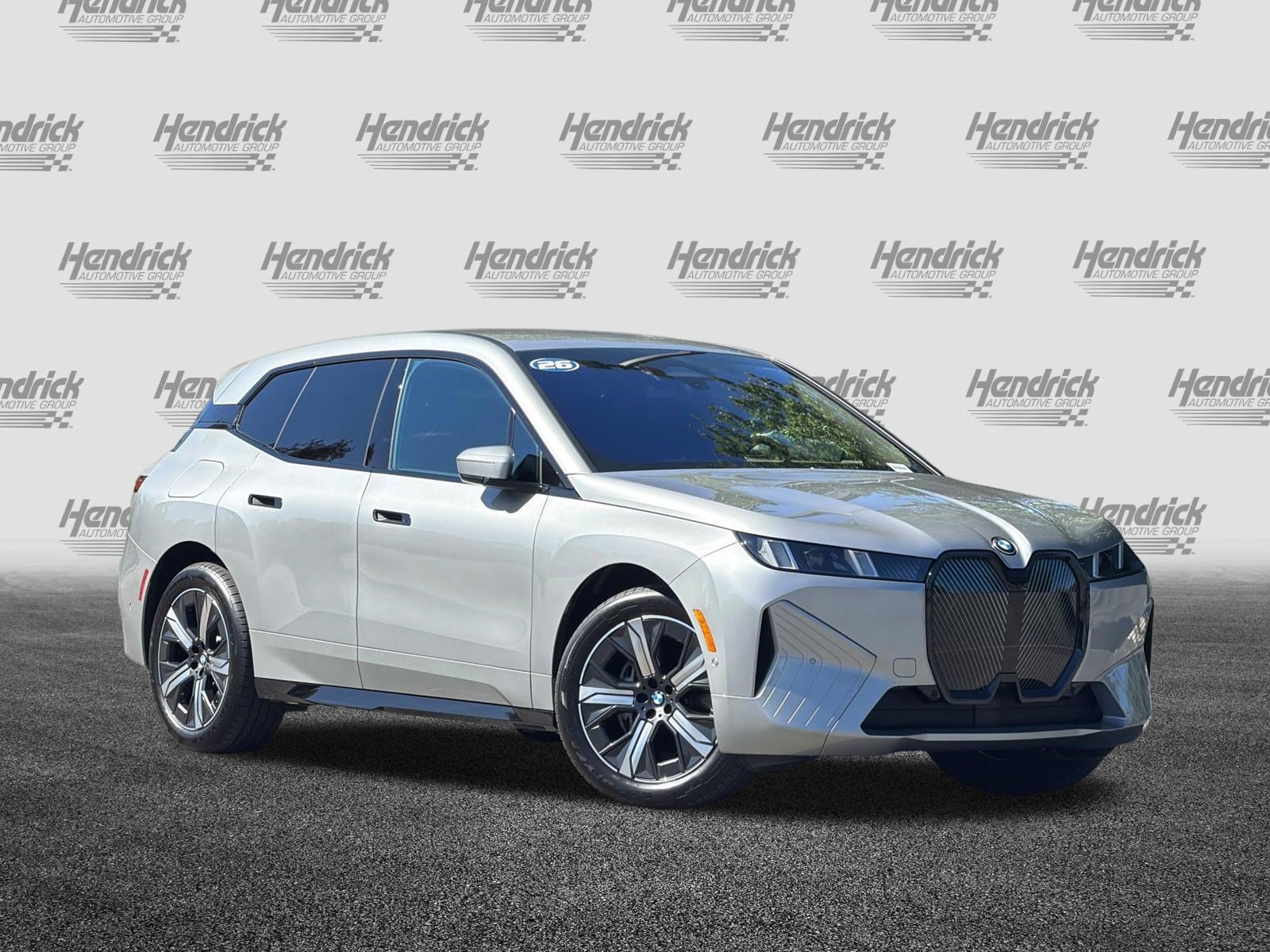 Used 2026 BMW iX xDrive45 w/ Premium Package AWD/4WD image 2