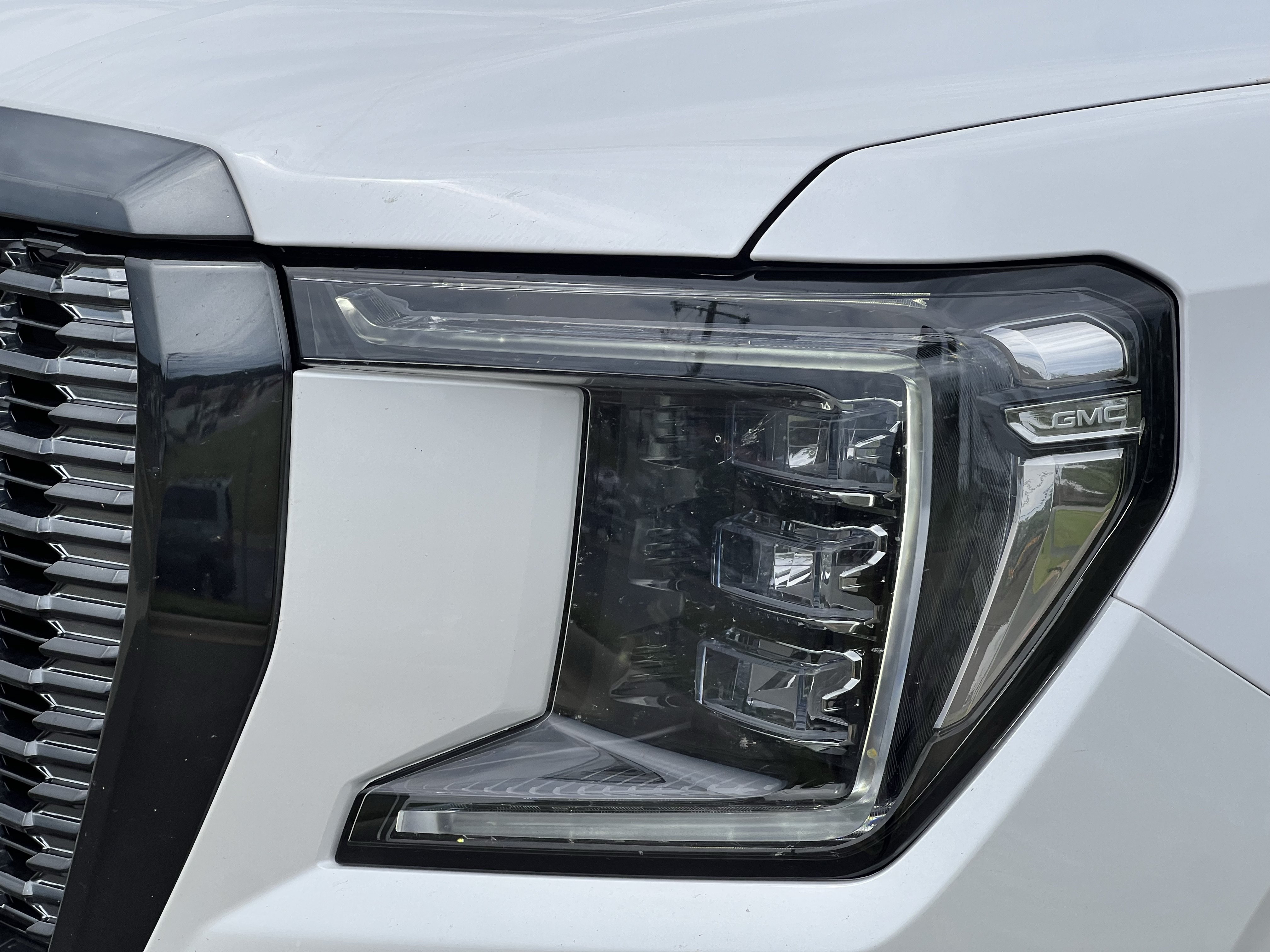 Used 2023 GMC Yukon XL Denali Ultimate AWD/4WD image 34
