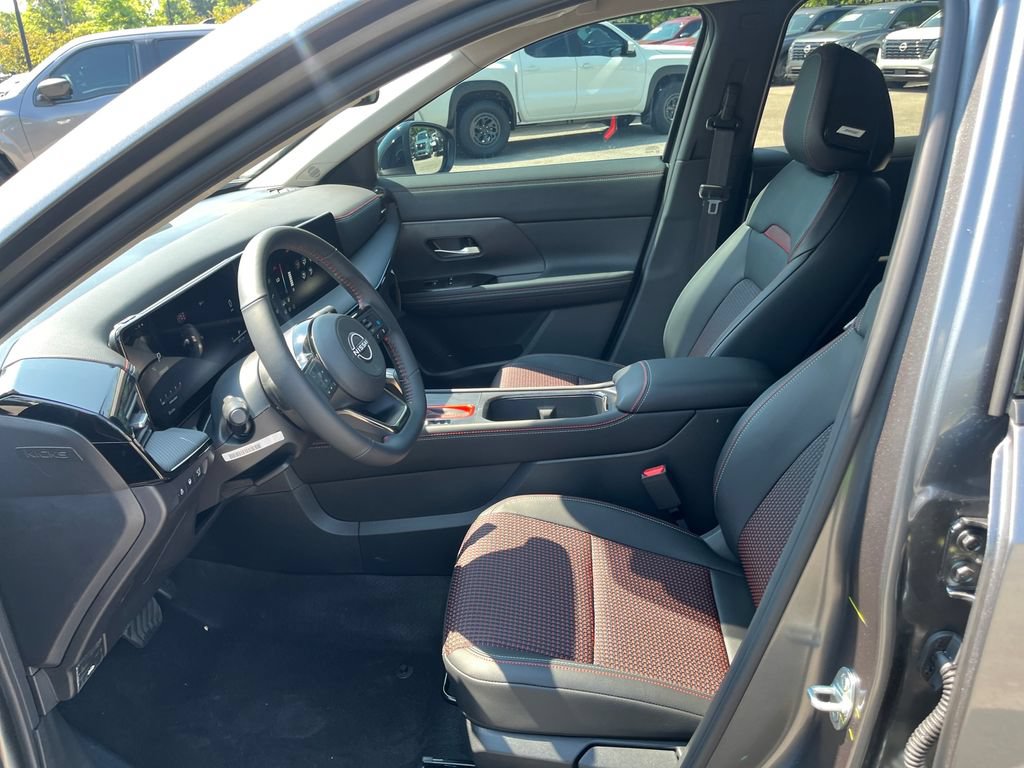 New 2027 Nissan Kicks SR w/ SR Premium Package FWD image 11