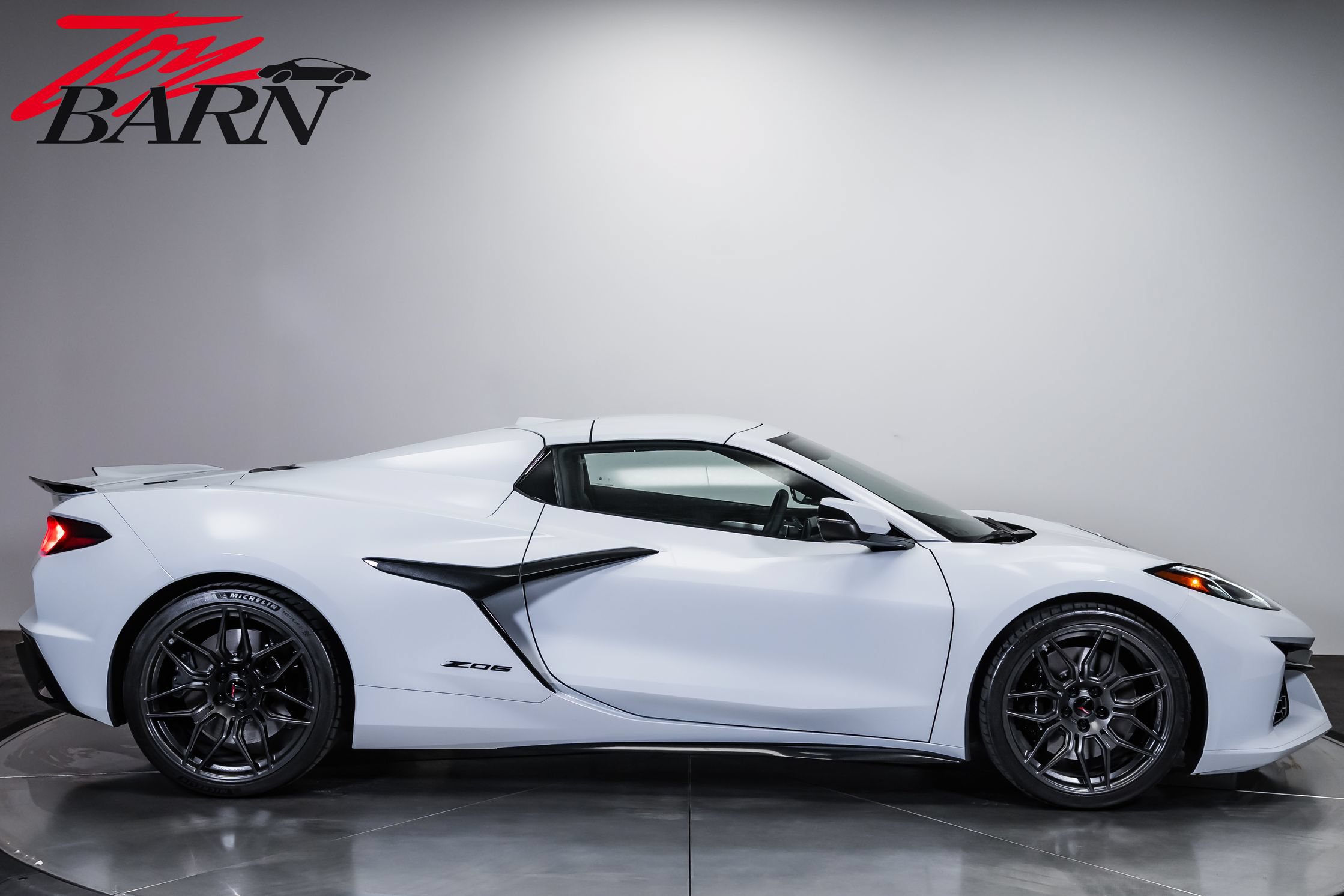 Used 2024 Chevrolet Corvette Z06 RWD image 14