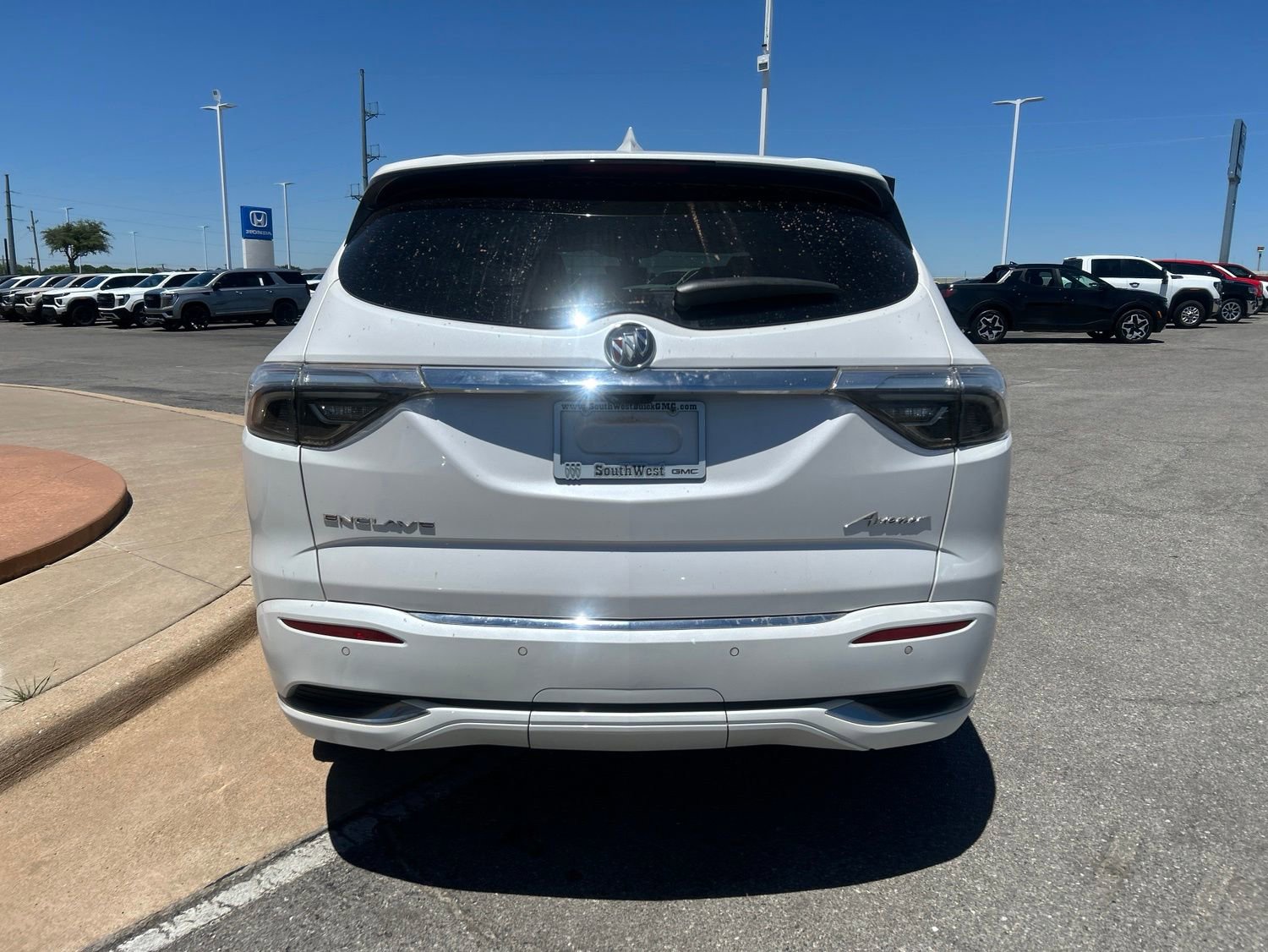 Used 2023 Buick Enclave Avenir w/ Avenir Technology Package FWD image 6