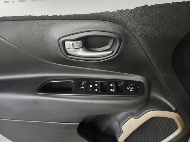 Used 2016 Jeep Renegade Limited w/ Safety & Security Group AWD/4WD image 16