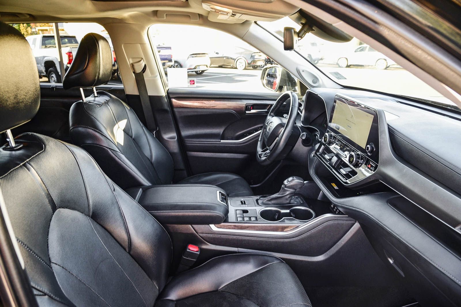 Used 2023 Toyota Highlander Limited image 20