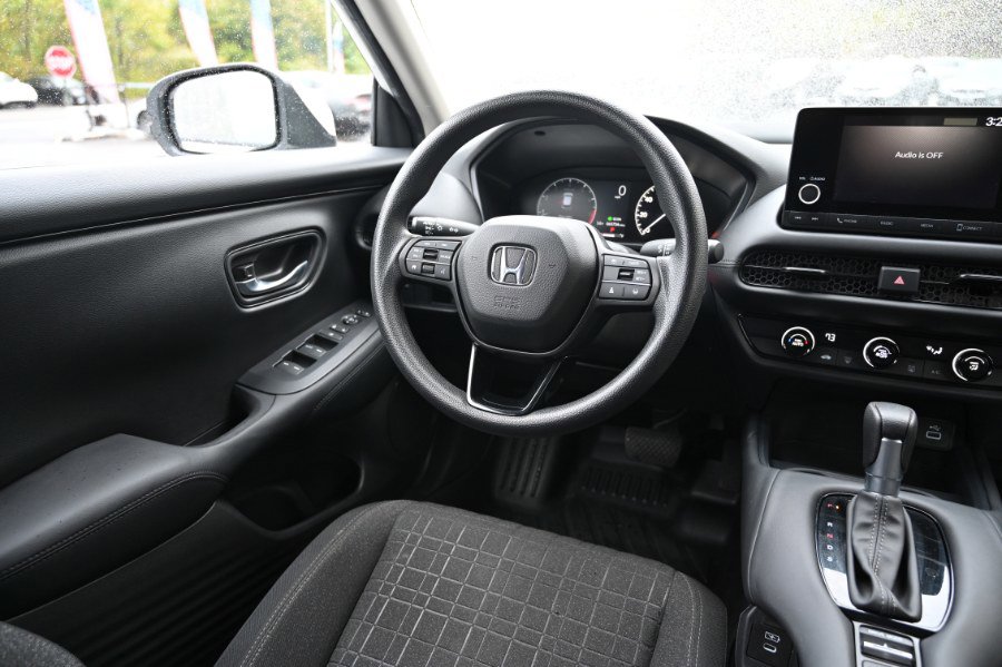 Used 2024 Honda HR-V LX image 9