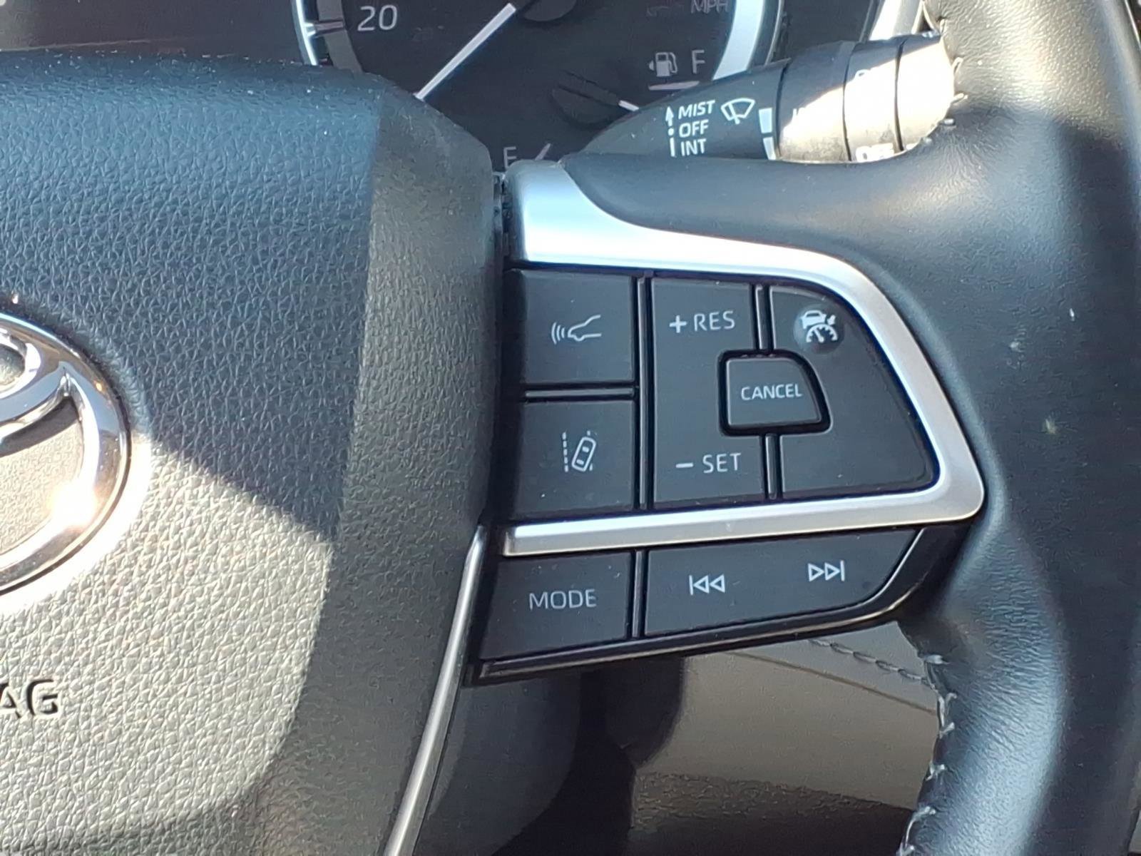 Used 2023 Toyota Highlander XLE w/ Protection Package #3 (TMS) image 14