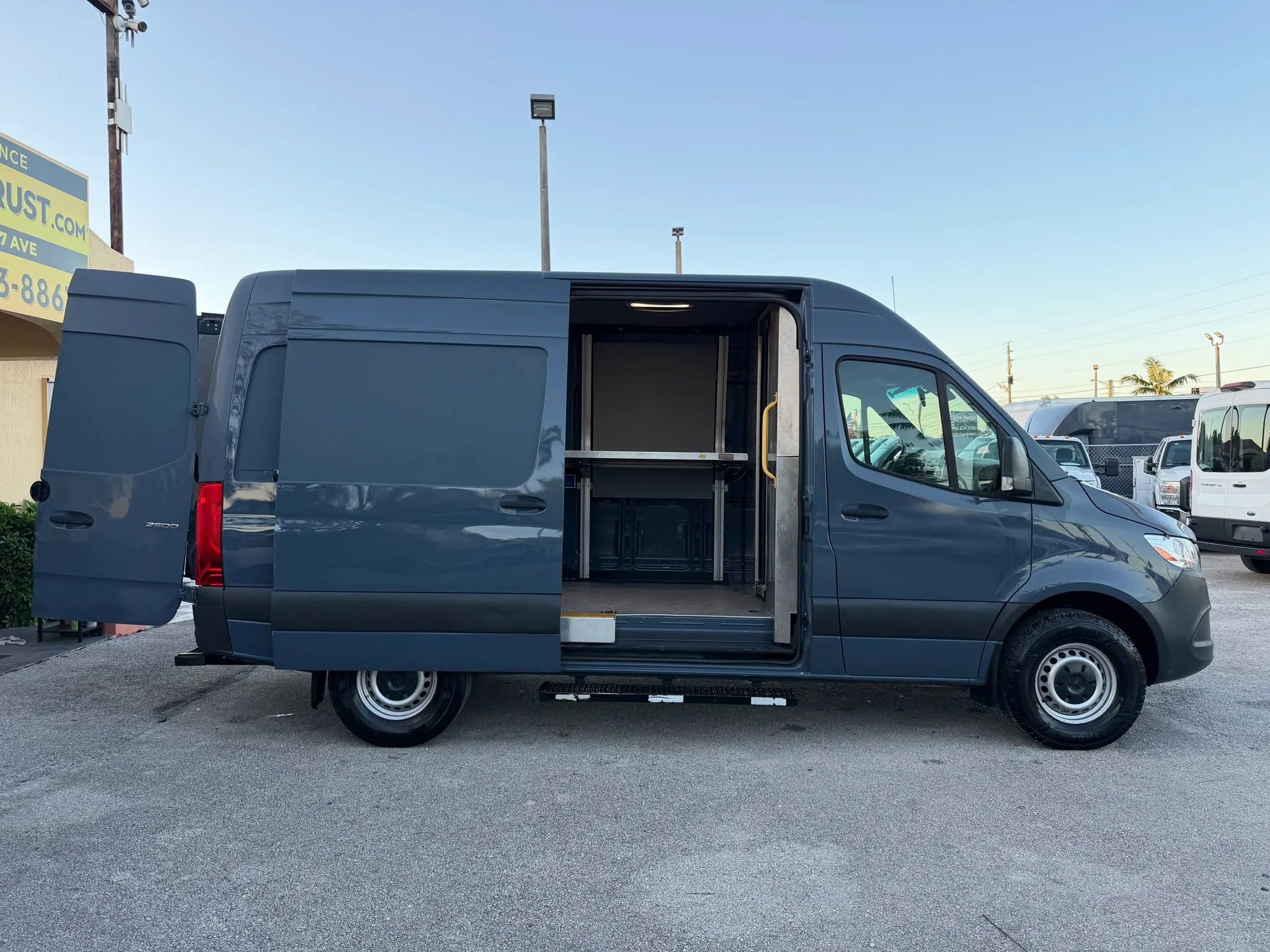 Used 2019 Mercedes-Benz Sprinter 144 image 9