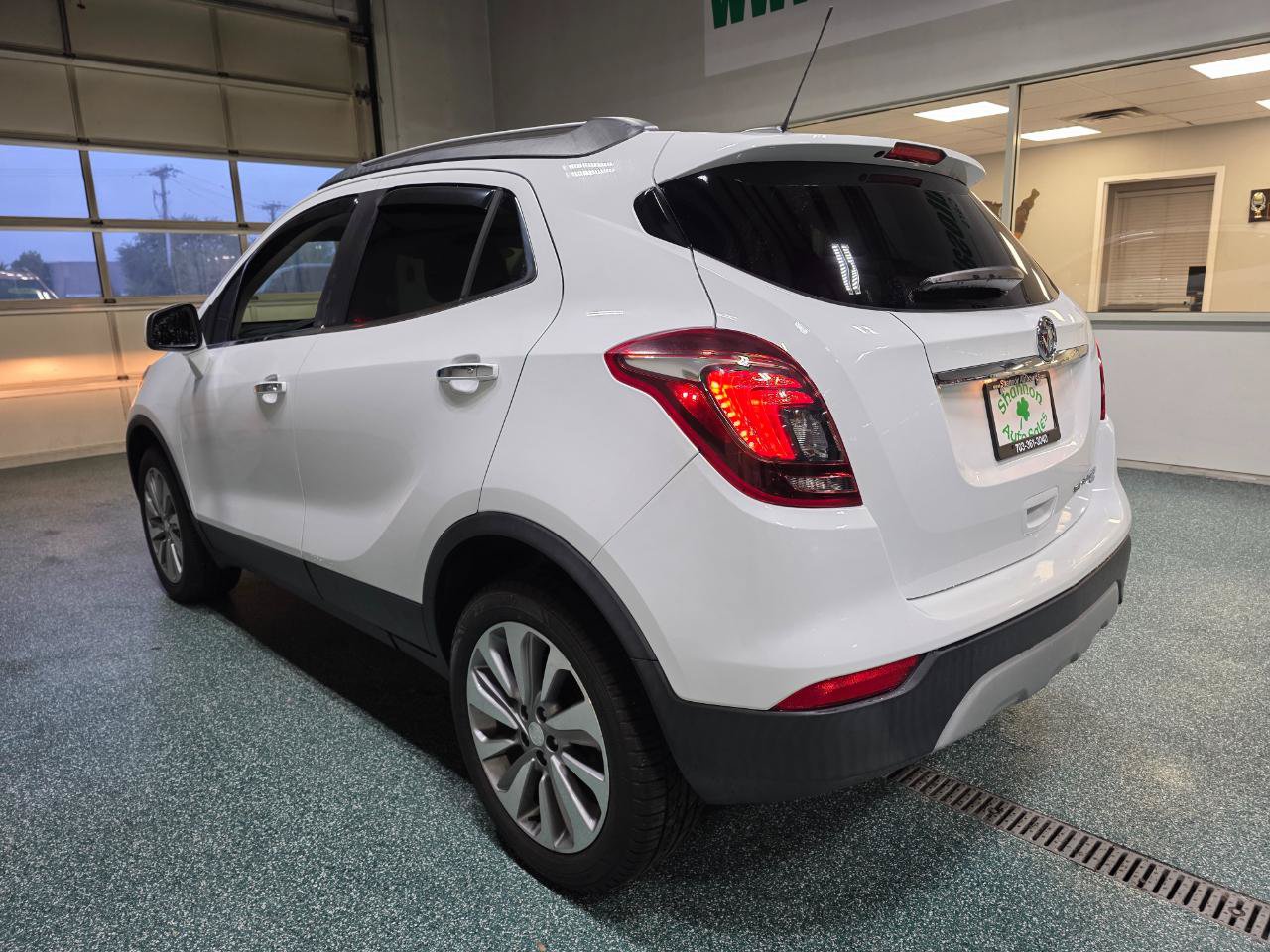 Used 2020 Buick Encore Preferred AWD/4WD image 9