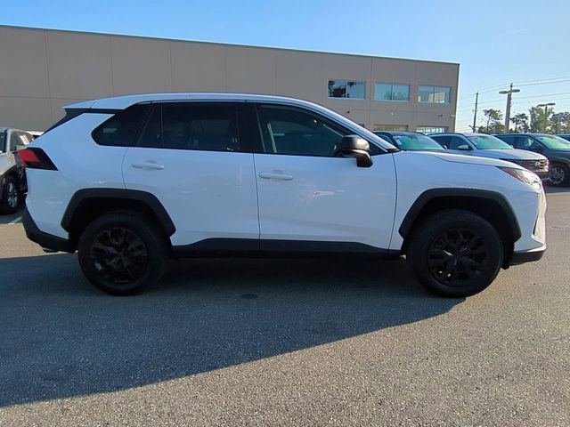 Used 2023 Toyota RAV4 LE FWD image 4