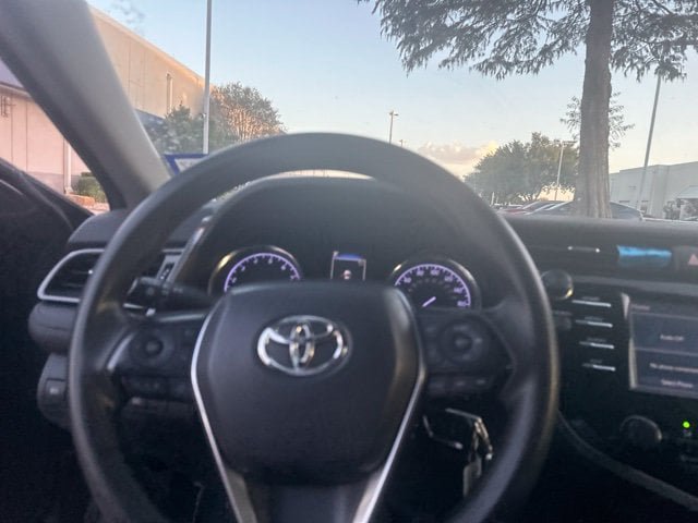 Used 2019 Toyota Camry LE FWD image 10