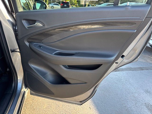 Used 2020 Buick Envision Essence AWD/4WD image 22