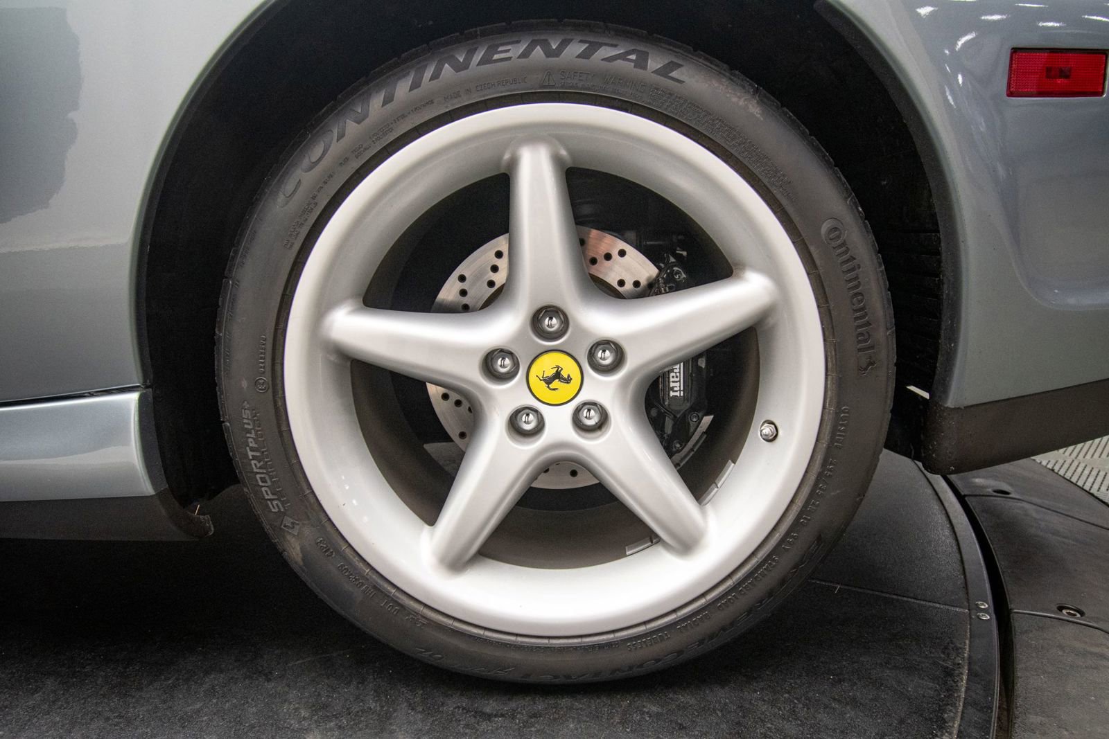 Used 1999 Ferrari 550 Maranello Coupe RWD image 44
