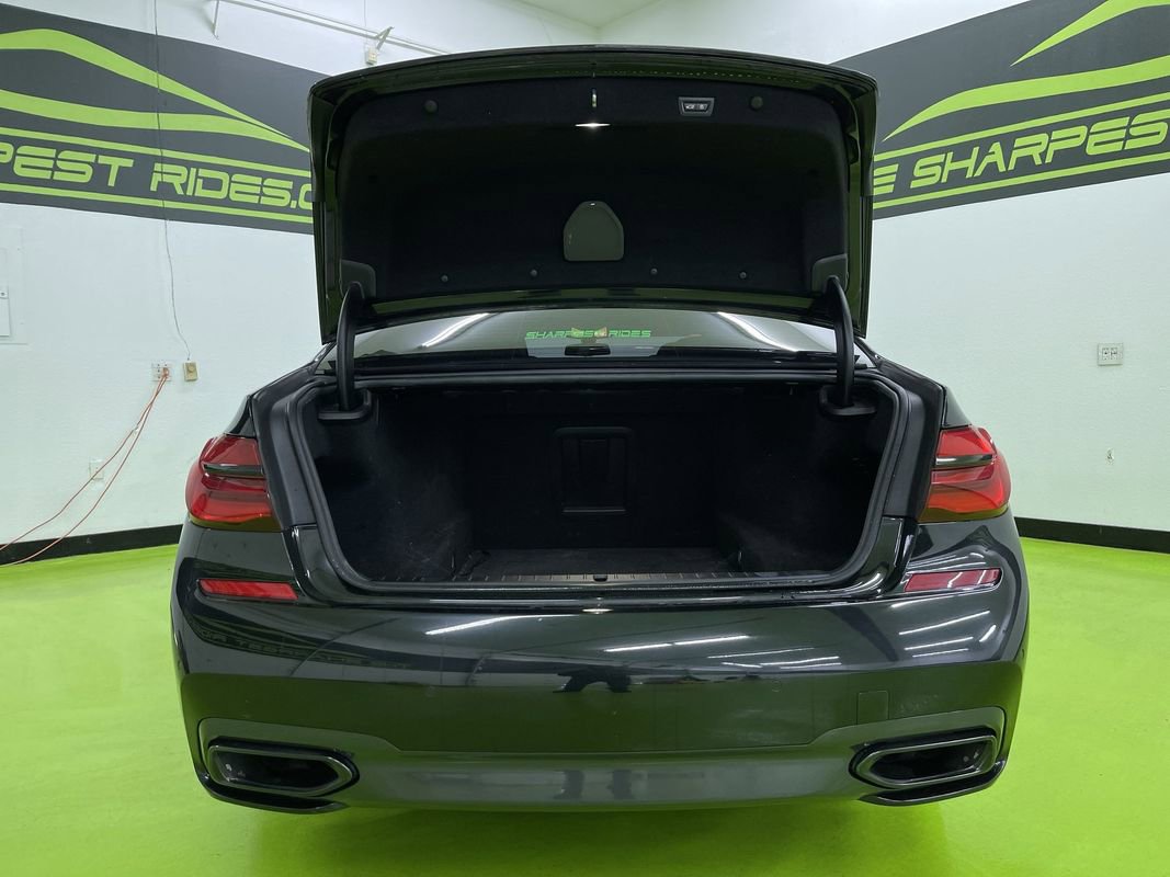 Used 2016 BMW 750i xDrive image 9