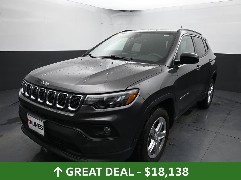 Used 2024 Jeep Compass Latitude image 15