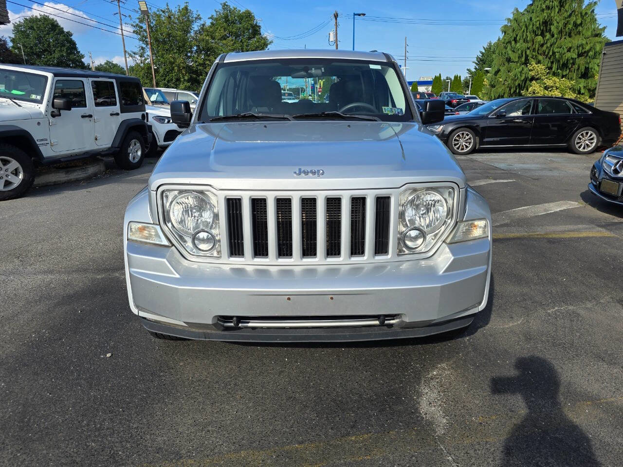 Used 2012 Jeep Liberty Sport image 8