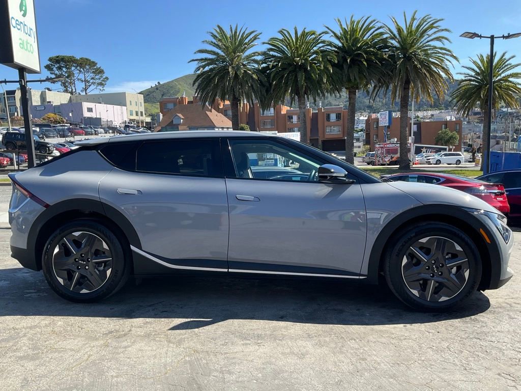 Used 2025 Kia EV6 Light image 3