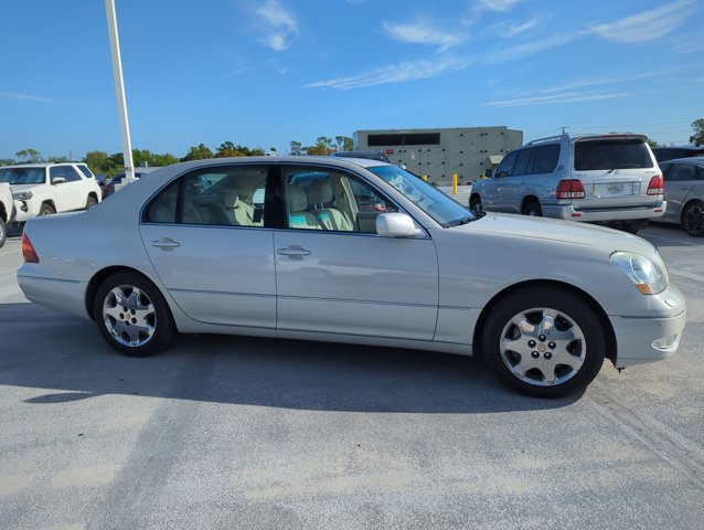 Used 2001 Lexus LS 430 image 4