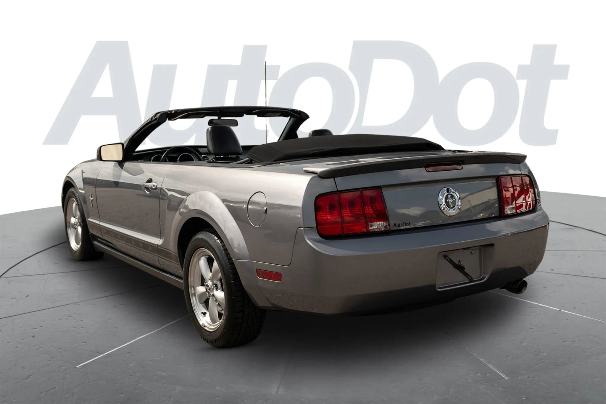 Used 2007 Ford Mustang Premium image 2