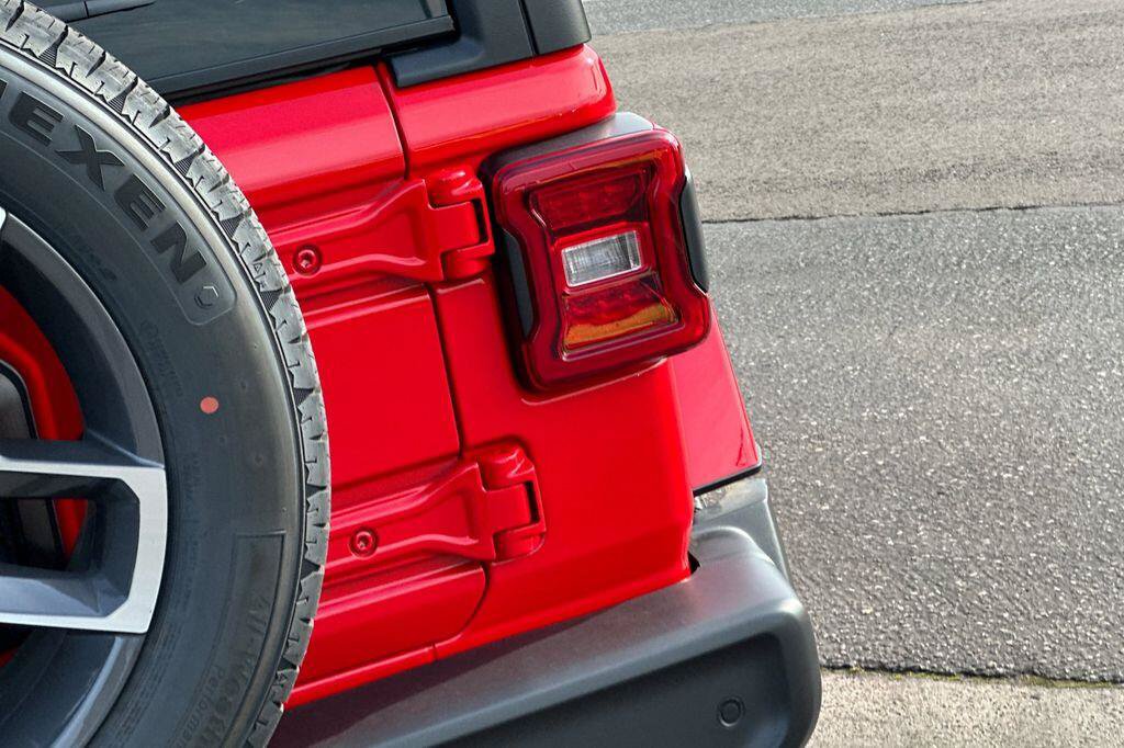 New 2024 Jeep Wrangler Unlimited w/ Convenience Group AWD/4WD image 18