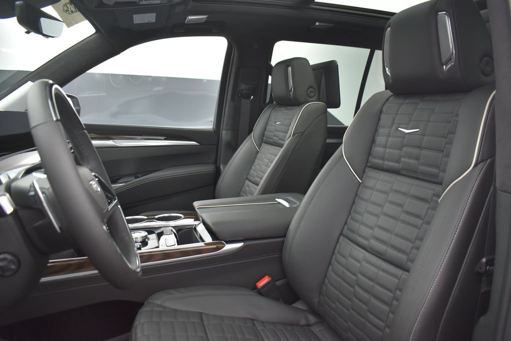 Certified 2026 Cadillac Escalade Platinum Sport w/ LPO, ONYX Package AWD/4WD image 9