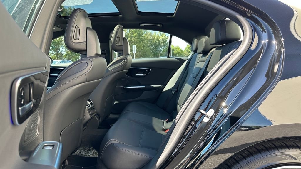 Used 2025 Mercedes-Benz C 300 Sedan image 27