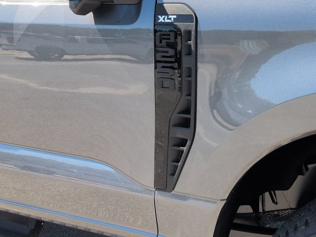 New 2027 Ford F250 XLT w/ XLT Premium Package AWD/4WD image 12
