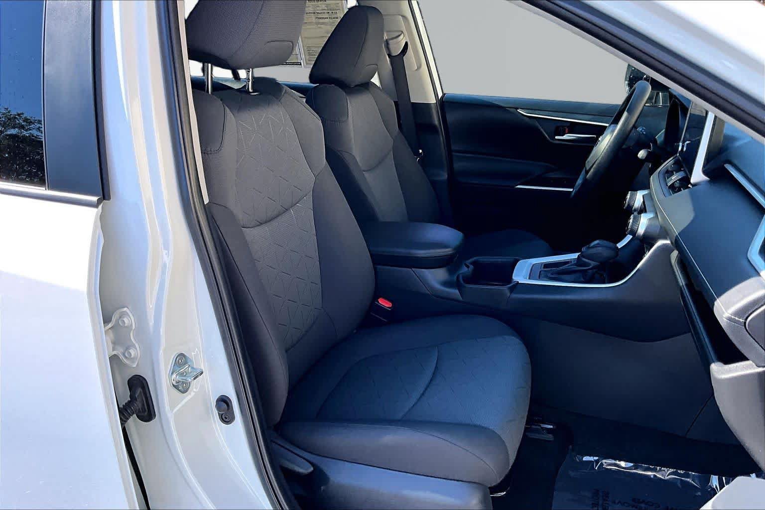 Used 2023 Toyota RAV4 XLE w/ Convenience Package FWD image 9