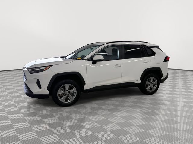 Used 2025 Toyota RAV4 XLE image 5